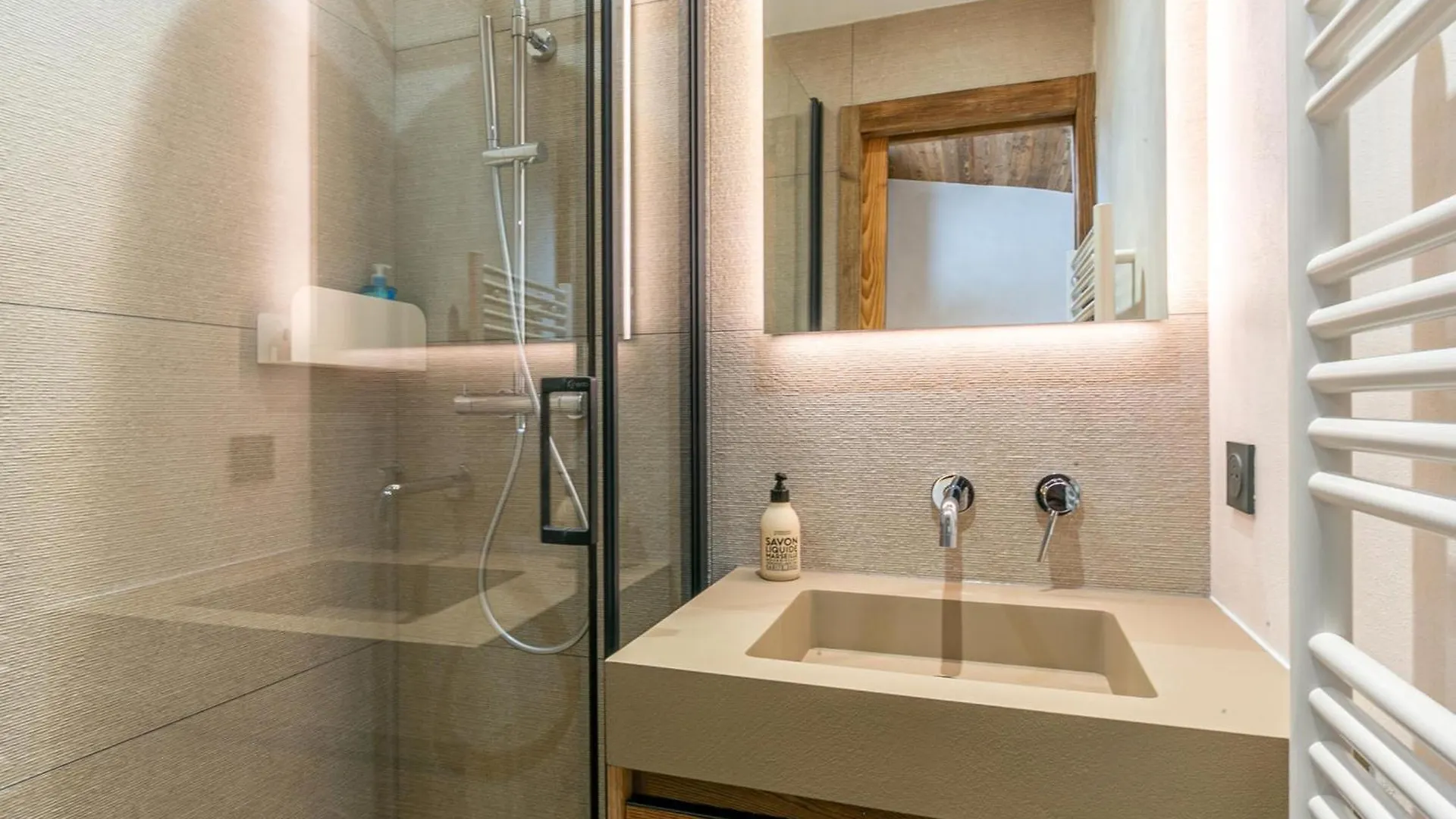 Appartement Elegant Avec Cheminee Et Wifi, 2 Chambres - Fr-1-694-376 Val-dʼIsère 아파트